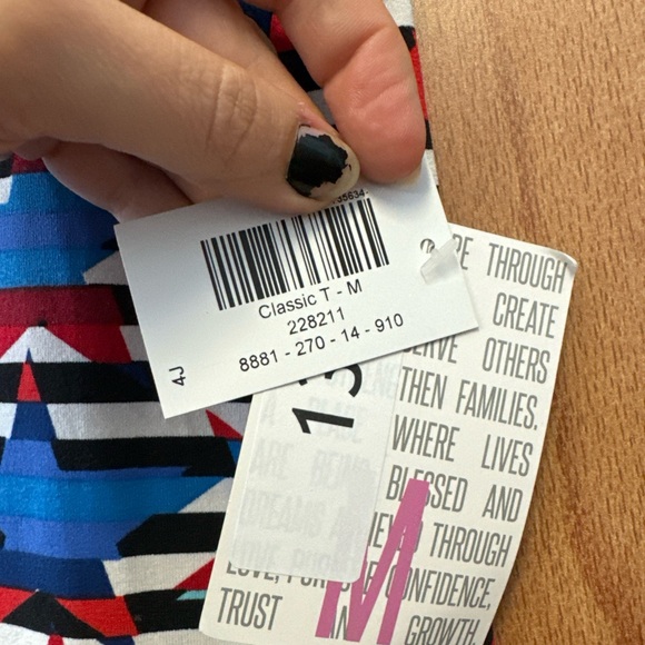 NEW LuLaRoe Stars and Stripes Classic T M Medium NWT 4th of July - Picture 3 of 7